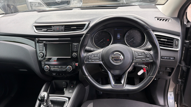 Nissan Qashqai 1.3 DiG-T Acenta Premium 5dr Petrol Hatchback